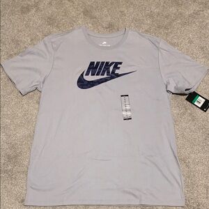 NWT Mens Nike Gray Short Sleeve Tee Iconic Design